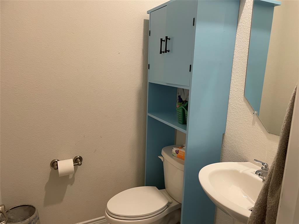 564 Declaration Way Fate, TX 75189 - Photo 8 of 26 1/2 bath