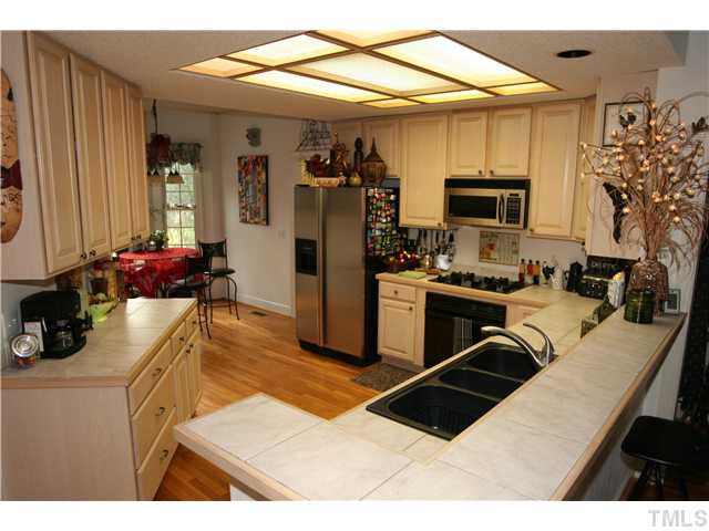 12024 Pembridge Lane Raleigh, NC 27613 - Photo 8 of 25 Photo 8