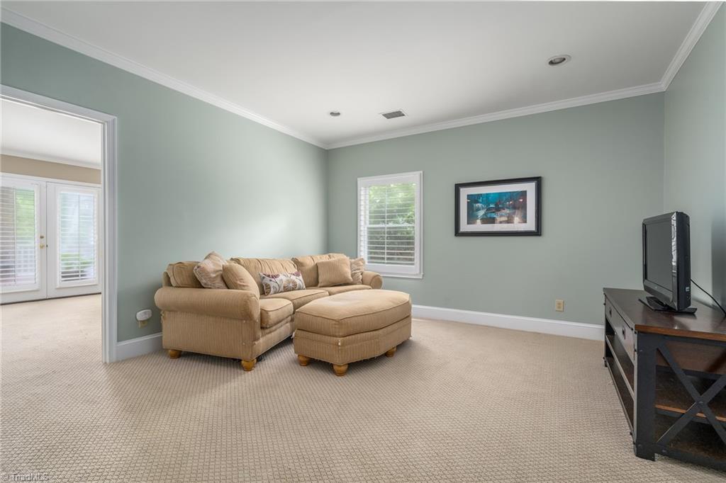 4604 Highberry Road Greensboro, NC 27410 - Photo 23 of 34 Upstairs hall bath