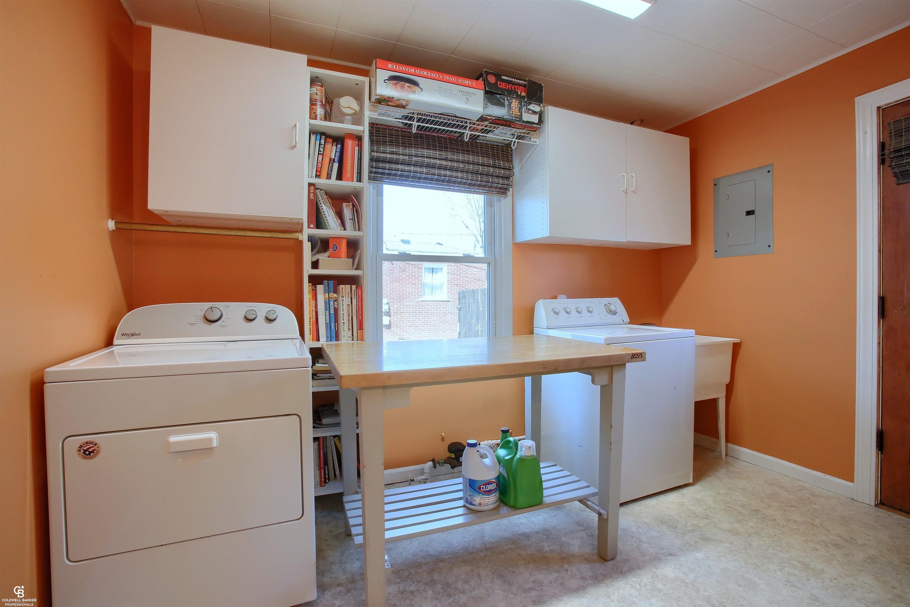 129 Riverside Drive Mount Clemens, MI 48043 - Photo 11 of 21 50104666-10.JPG