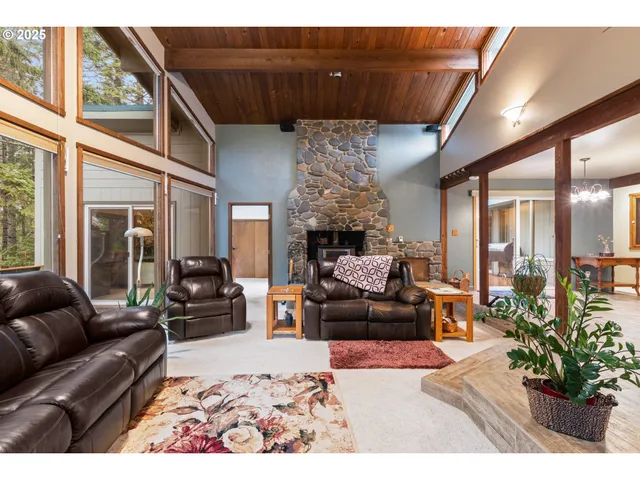 $1,150,000 | 894 Colwell Hill Lane, Roseburg, OR 97471