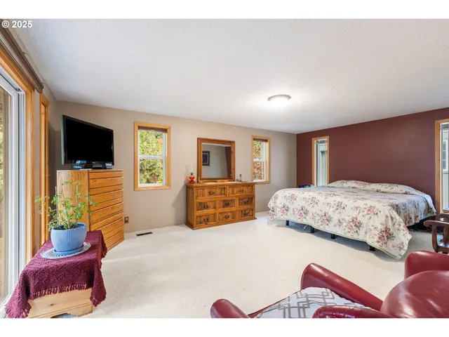 $1,150,000 | 894 Colwell Hill Lane, Roseburg, OR 97471