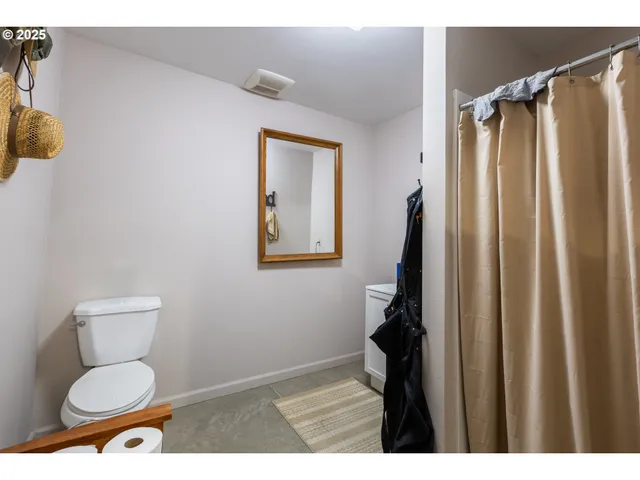 $1,150,000 | 894 Colwell Hill Lane, Roseburg, OR 97471