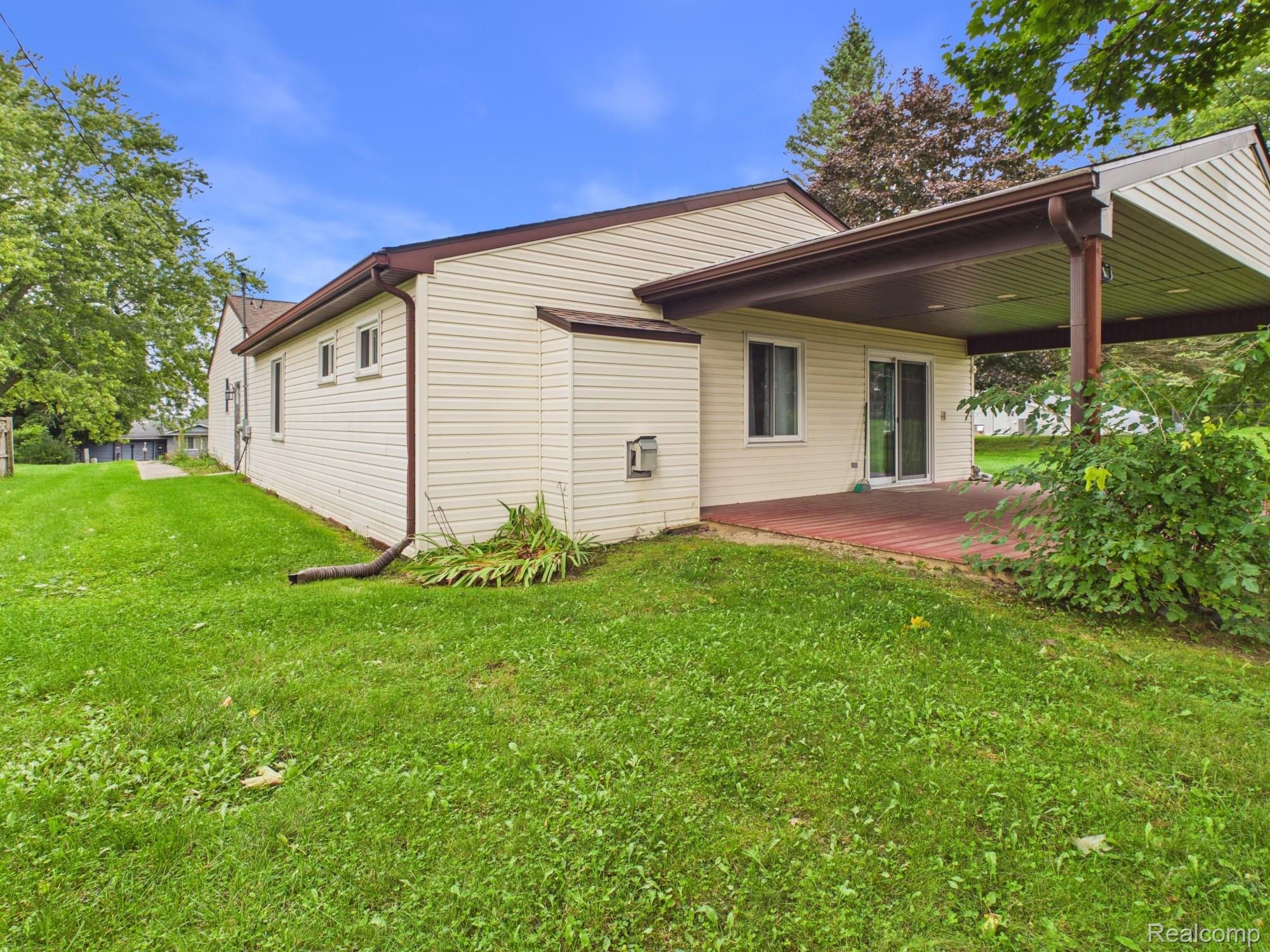 33 Davis Lake Road Lapeer, MI 48446 - Photo 43 of 45 CAM06342G6-PR0057-STILL048.jpg
