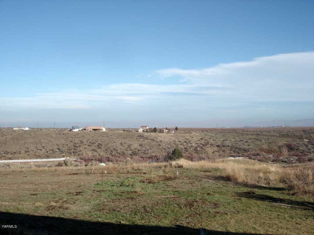 139 Mini Pines Road Yakima, WA 98903 - Photo 22 of 28 a view of an ocean