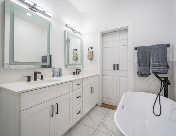 $2,500 | 316 Thornton Road, Unit E, Houston, TX 77018