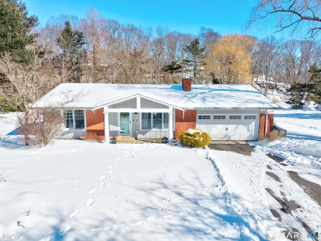 $610,000 | 156 Stone House Lane, Guilford, CT 06437