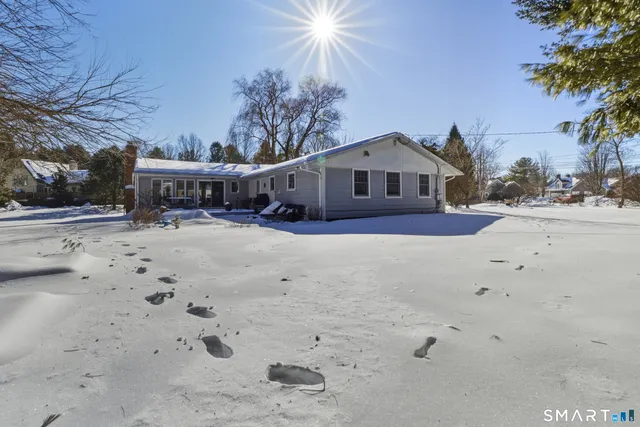 $610,000 | 156 Stone House Lane, Guilford, CT 06437