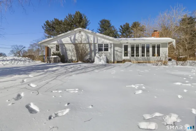 $610,000 | 156 Stone House Lane, Guilford, CT 06437