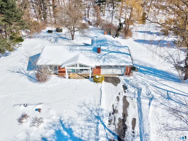 $610,000 | 156 Stone House Lane, Guilford, CT 06437