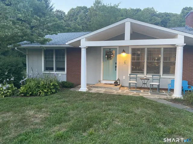 $610,000 | 156 Stone House Lane, Guilford, CT 06437