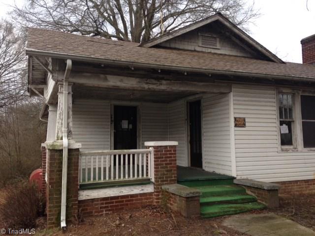 904 Oak Summit Road Winston-Salem, NC 27105 - Photo 1 of 2 Gallery Image 1