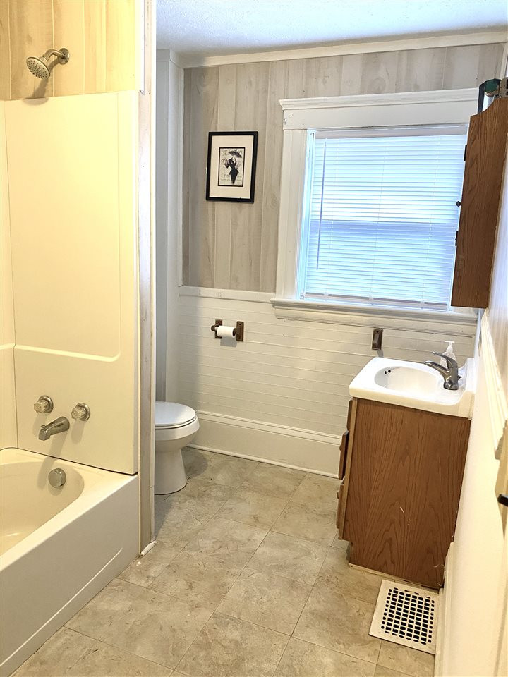 1235 First Street Jackson, MI 49203 - Photo 13 of 15 Photo 13