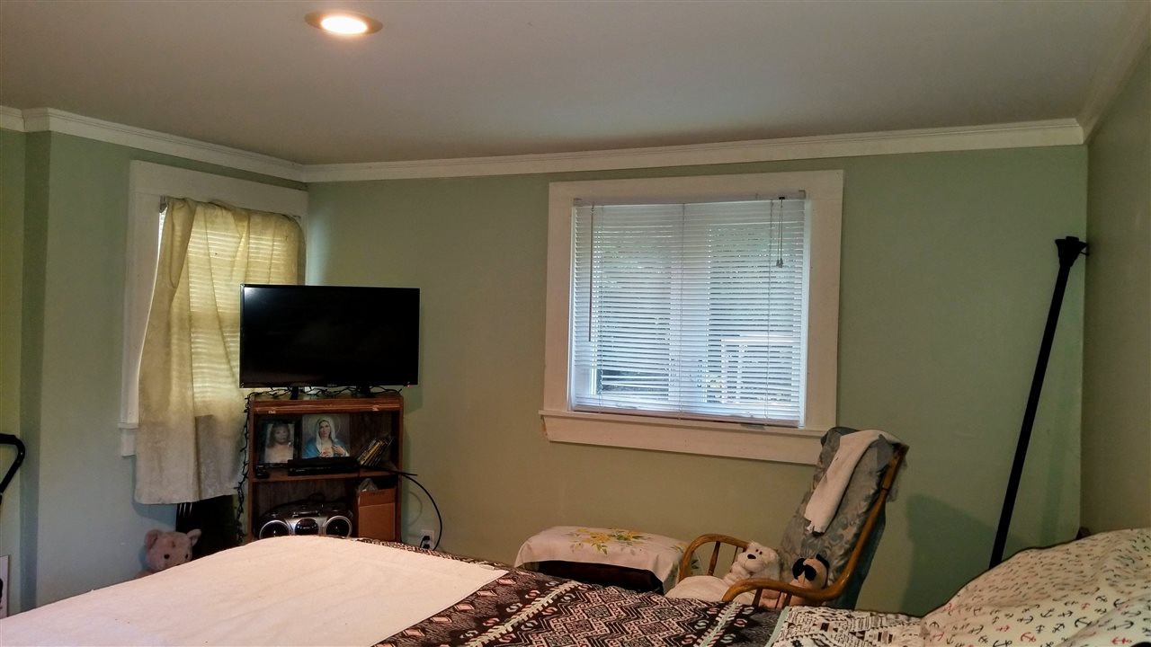 160-162 Deerfield Road Candia, NH 03034 - Photo 12 of 24