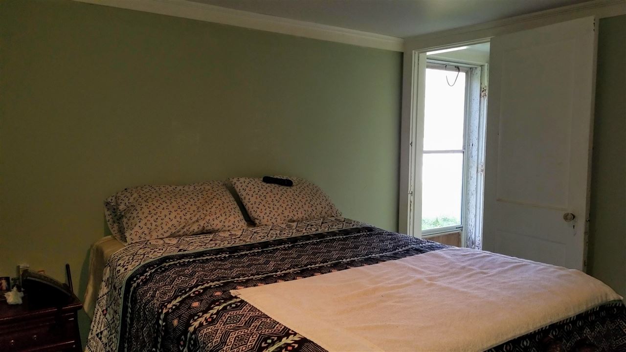 160-162 Deerfield Road Candia, NH 03034 - Photo 10 of 24