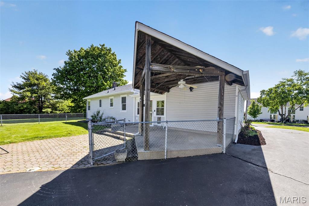 3909 Shackelford Road Florissant, MO 63034 - Photo 35 of 44