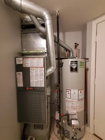 $2,450 | 325 Satinwood Court South, Buffalo Grove, IL 60089