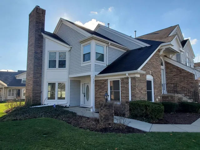 $2,450 | 325 Satinwood Court South, Buffalo Grove, IL 60089