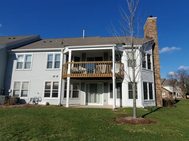 $2,450 | 325 Satinwood Court South, Buffalo Grove, IL 60089