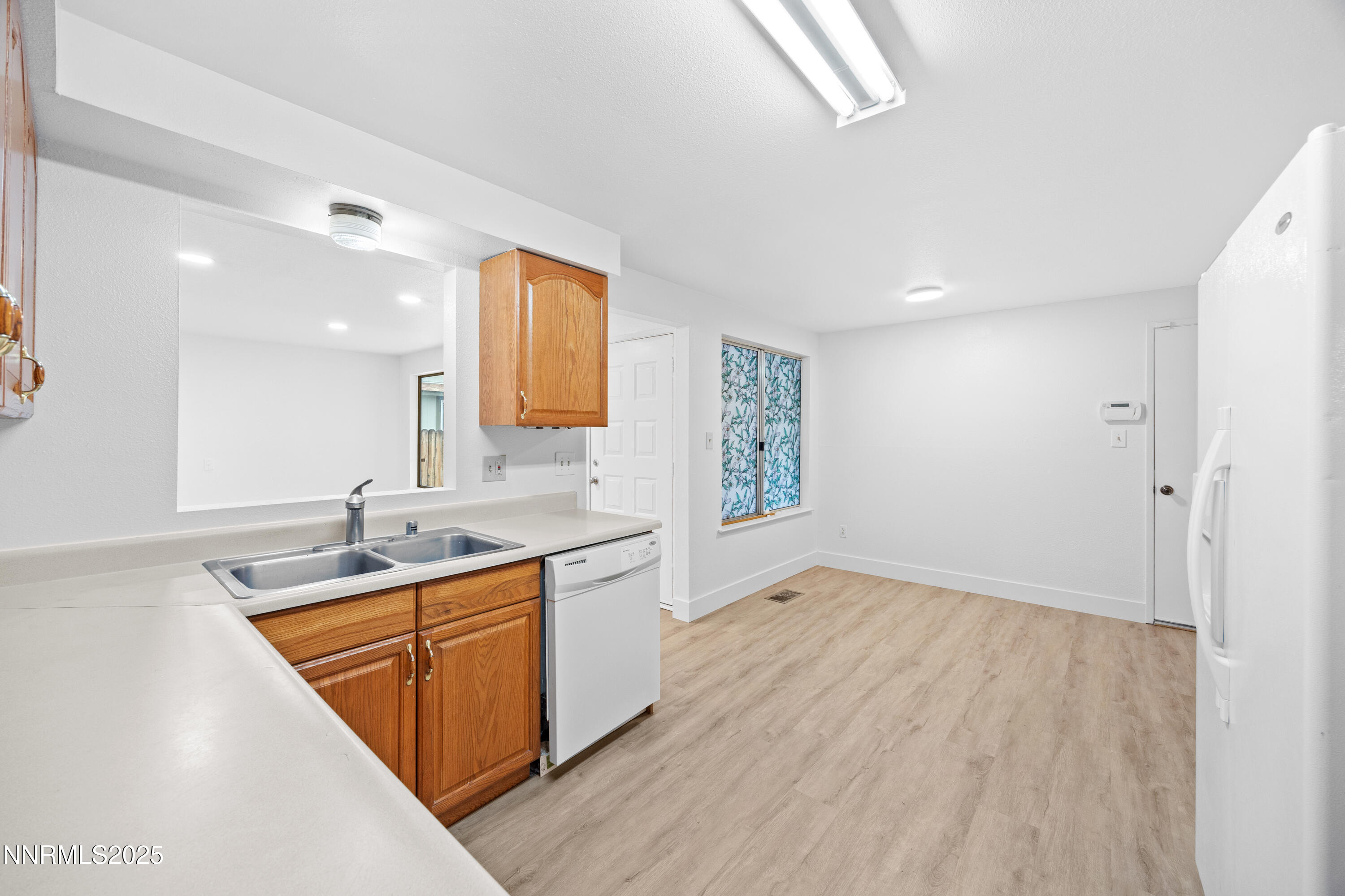 6790 Peppermint Drive Reno, NV 89506 - Photo 6 of 23 15_img_0123