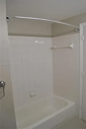 $3,400 | 1935 Madeira Drive, Unit 1935, Weston, FL 33327