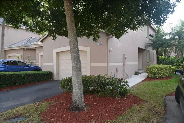 $3,400 | 1935 Madeira Drive, Unit 1935, Weston, FL 33327