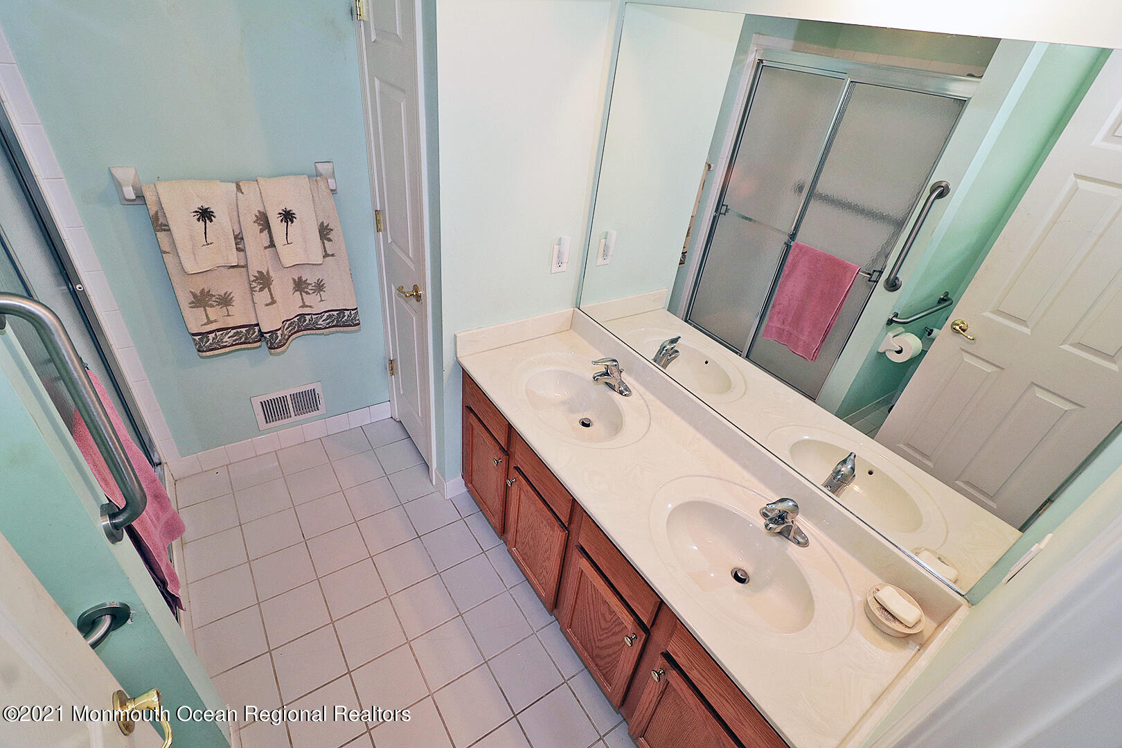 10 Silver Maple Lane Howell, NJ 07731 - Photo 26 of 37 a bathroom with a double vanity sink mirror and bathtub