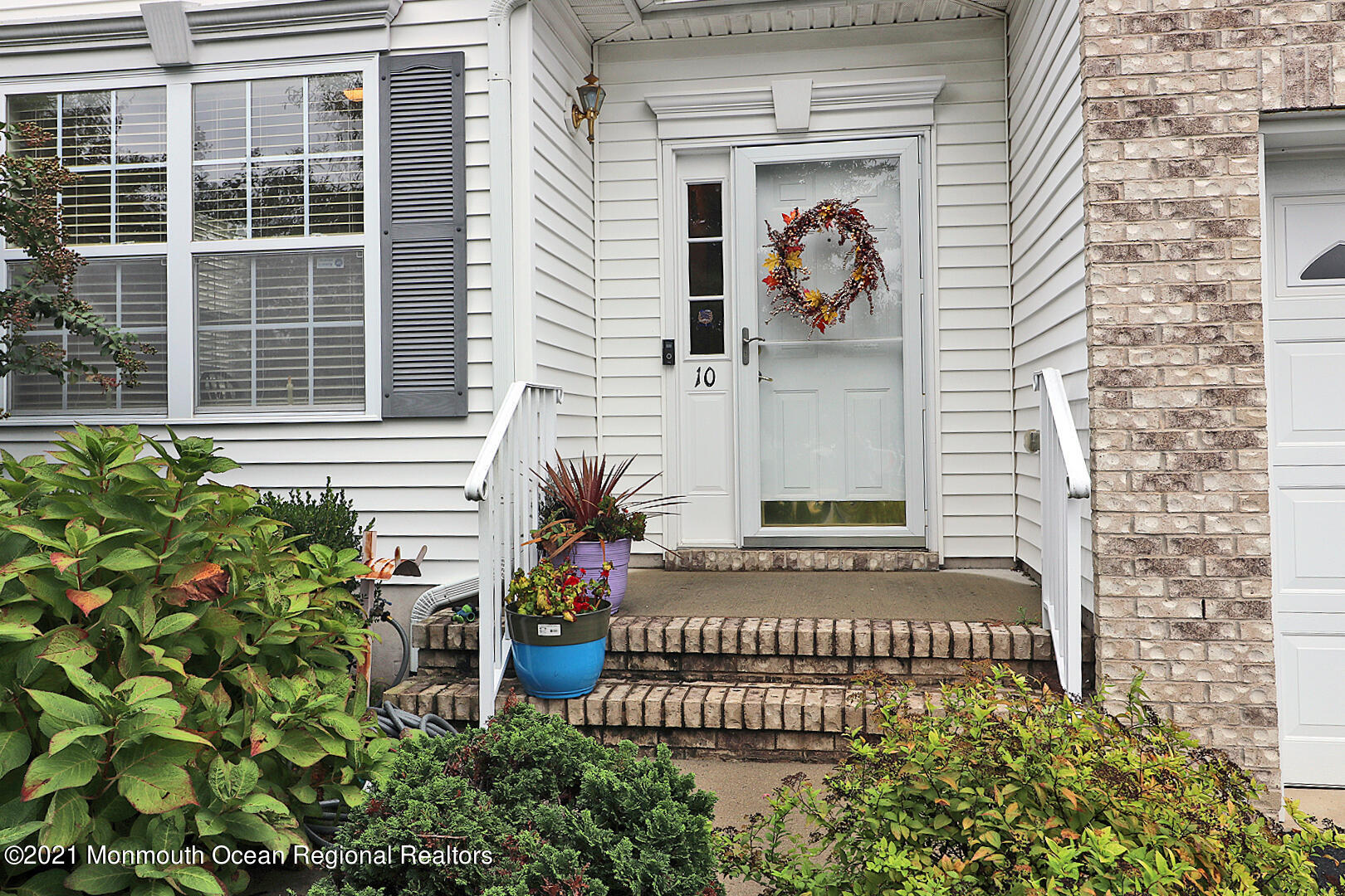 10 Silver Maple Lane Howell, NJ 07731 - Photo 4 of 37 a front view of a house