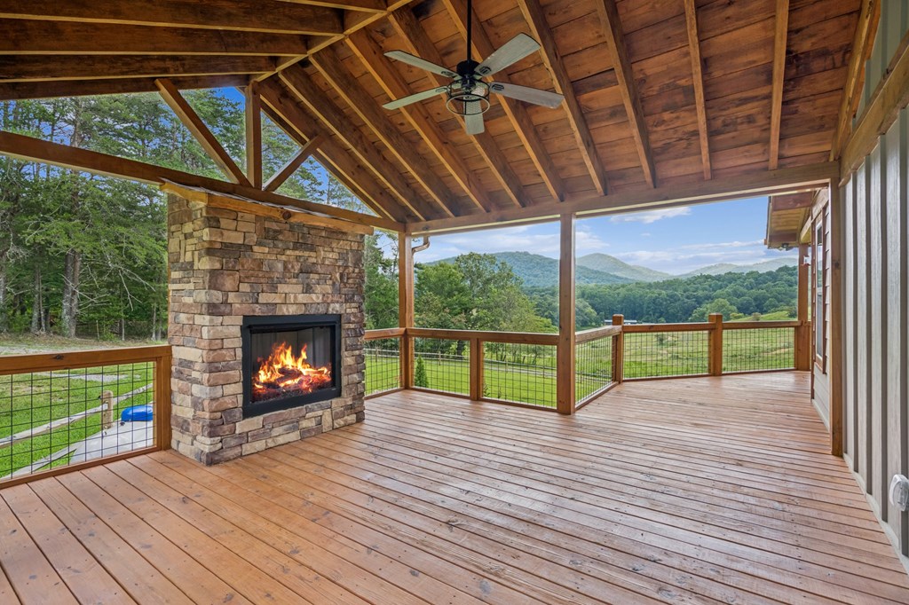 335 Mountain Road Morganton, GA 30560 - Photo 2 of 37