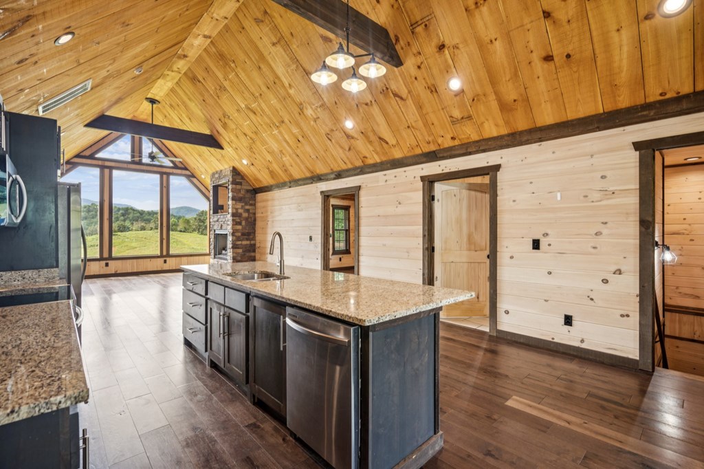 335 Mountain Road Morganton, GA 30560 - Photo 7 of 37