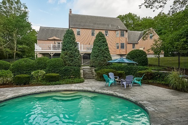 87 Jefferson Road Franklin, MA 02038 - Photo 4 of 30 Gallery Image 4