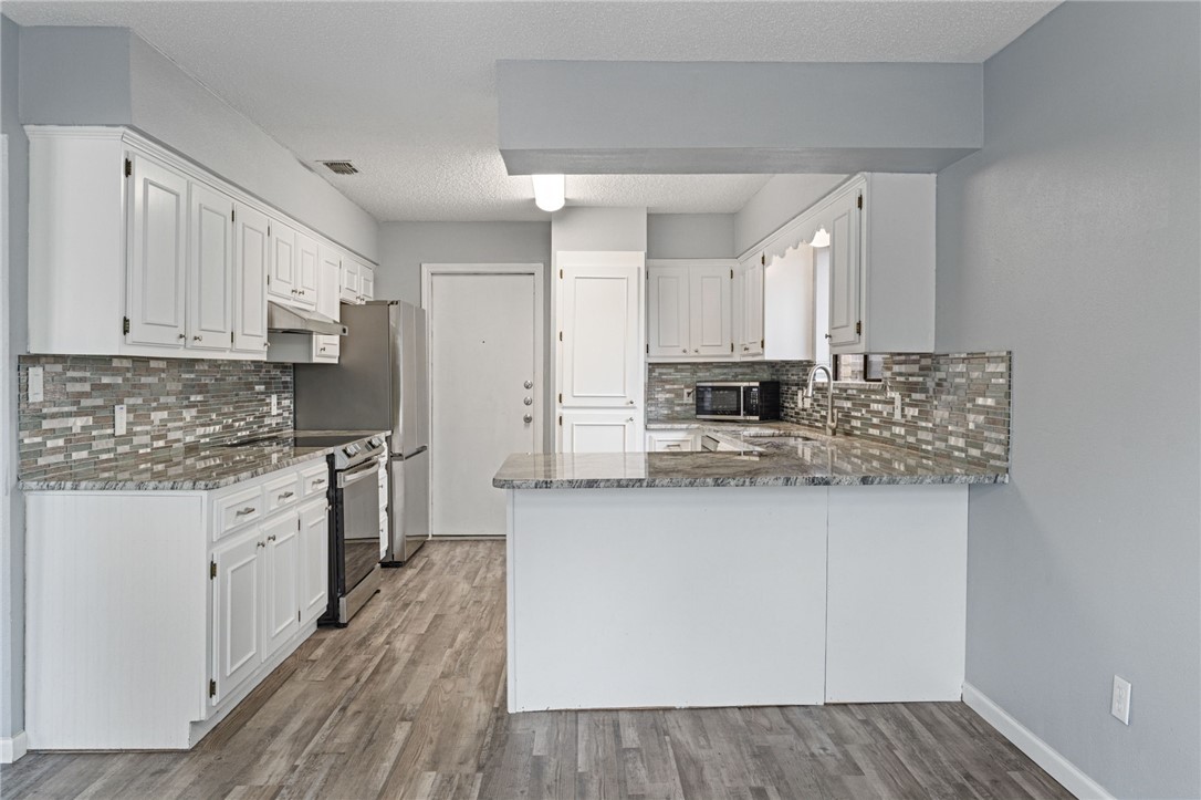 5222 Inverness Drive Corpus Christi, TX 78413 - Photo 9 of 30