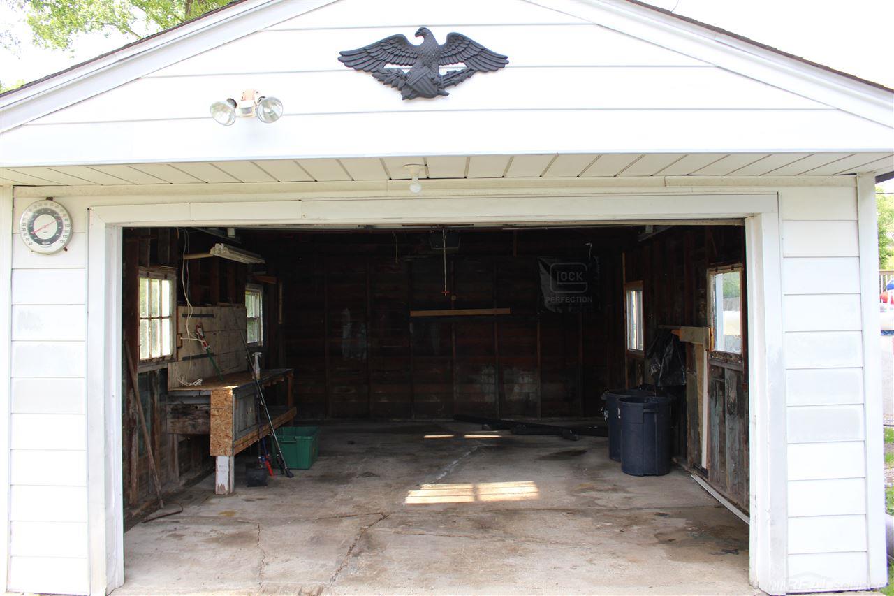5526 Pointe Tremble Road Algonac, MI 48001 - Photo 9 of 37