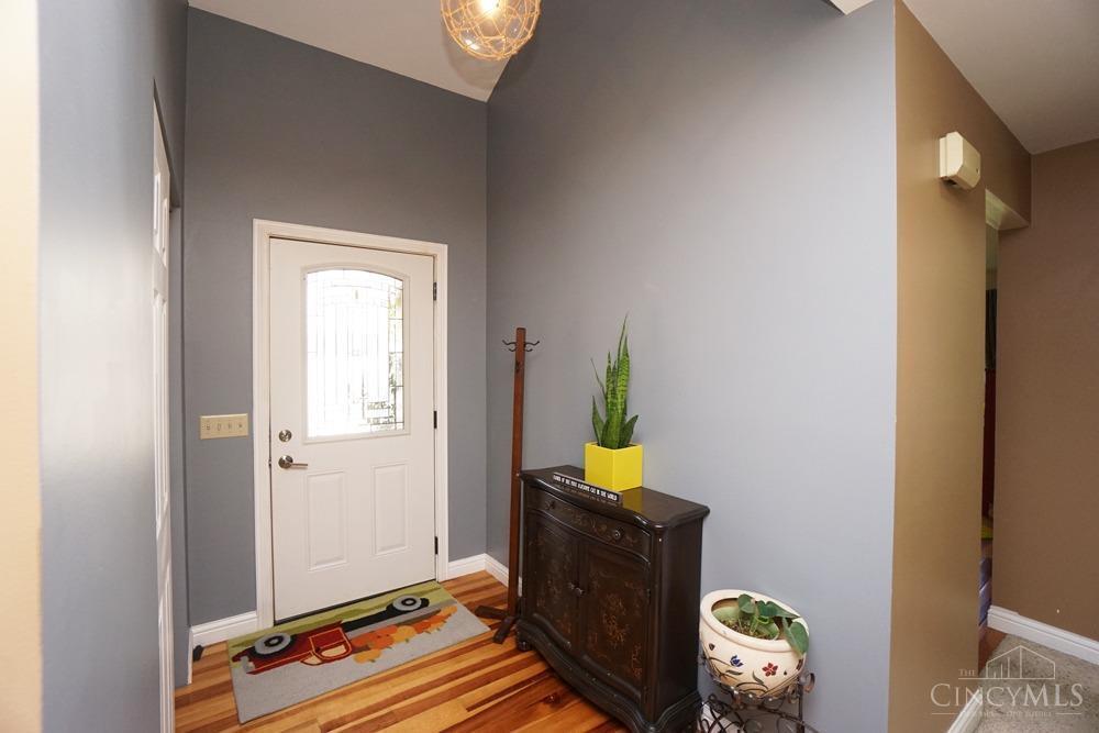 6360 Sheed Road Cincinnati, OH 45247 - Photo 18 of 42