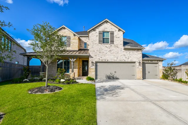 $584,900 | 31142 Crescent Hill Drive, Fulshear, TX 77441