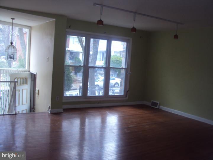 3711 Lankenau Road Philadelphia, PA 19131 - Photo 4 of 24 Gallery Image 4