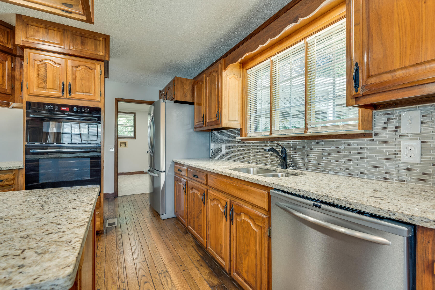 1122 North Buffalo Street Erwin, TN 37650 - Photo 10 of 31 010