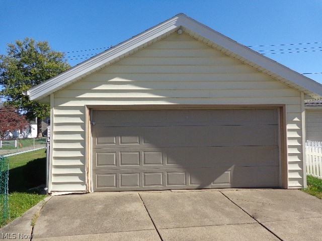 1114 Amherst Road Northeast Massillon, OH 44646 - Photo 3 of 19 Gallery Image 3