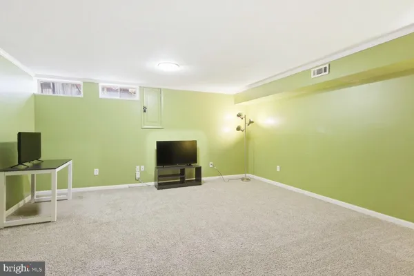 $589,000 | 12150 Wedgeway Court, Fairfax, VA 22033