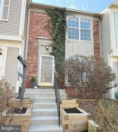 $589,000 | 12150 Wedgeway Court, Fairfax, VA 22033