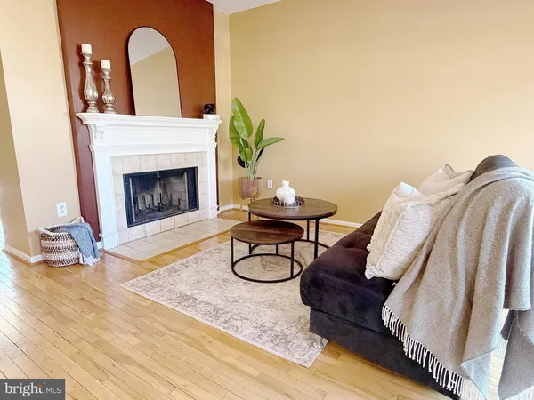 $589,000 | 12150 Wedgeway Court, Fairfax, VA 22033