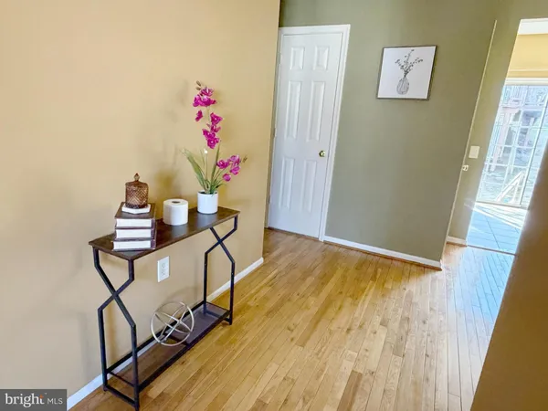 $589,000 | 12150 Wedgeway Court, Fairfax, VA 22033