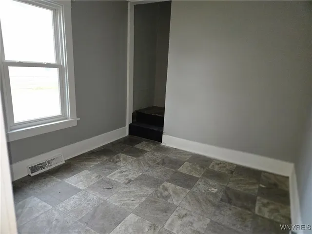 $185,000 | 12 Maldiner Avenue, Tonawanda, NY 14150