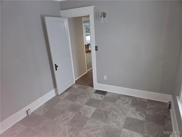 $185,000 | 12 Maldiner Avenue, Tonawanda, NY 14150