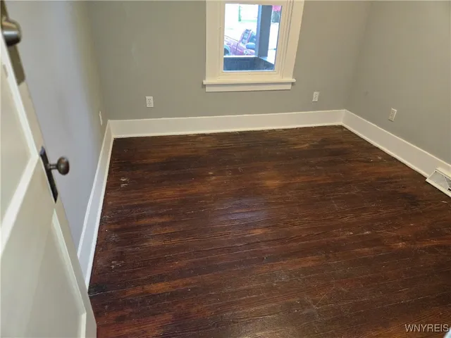 $185,000 | 12 Maldiner Avenue, Tonawanda, NY 14150