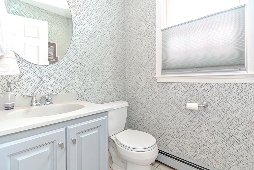 83 MacArthur Road Northbridge, MA 01534 - Photo 12 of 33