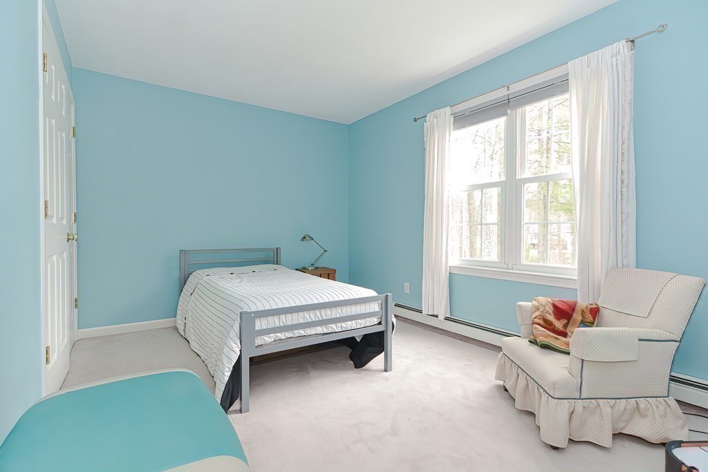 83 MacArthur Road Northbridge, MA 01534 - Photo 18 of 33