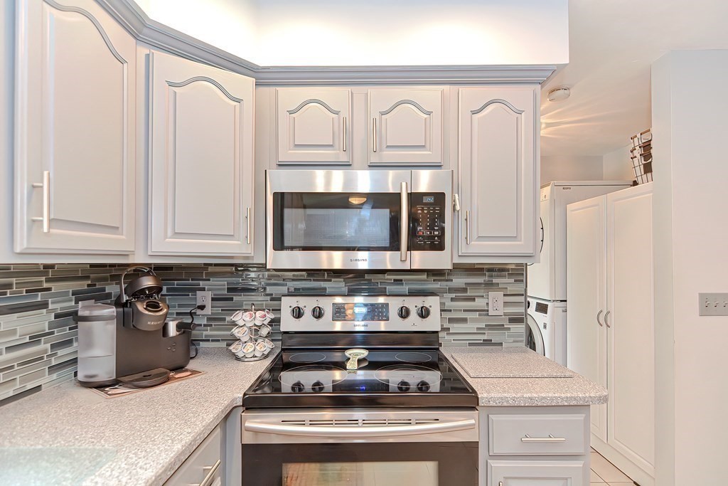 83 MacArthur Road Northbridge, MA 01534 - Photo 10 of 33