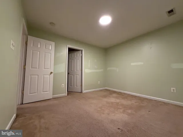 a picture of a bench in room