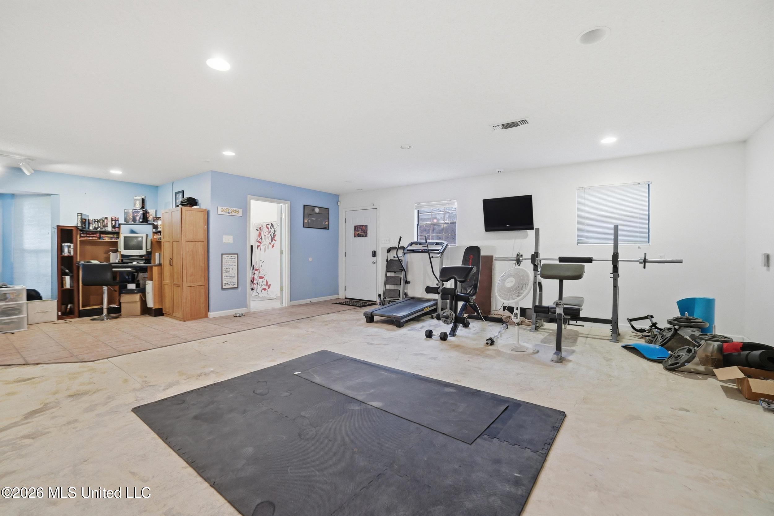 1237 Main Street Ocean Springs, MS 39564 - Photo 51 of 62 57_r6__8437_autoremove_32638018